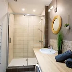 Centre Historique- Free Parking-wifi-campagne Chic- Sleepntripbeziers Apartamento
