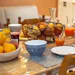Centre Historique- Free Parking-wifi-campagne Chic- Sleepntripbeziers Apartamento