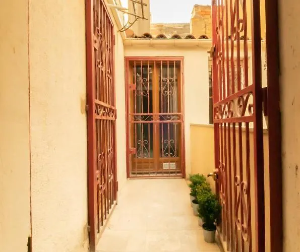 Centre Historique- Free Parking-wifi-campagne Chic- Sleepntripbeziers * Μπεζιέ
